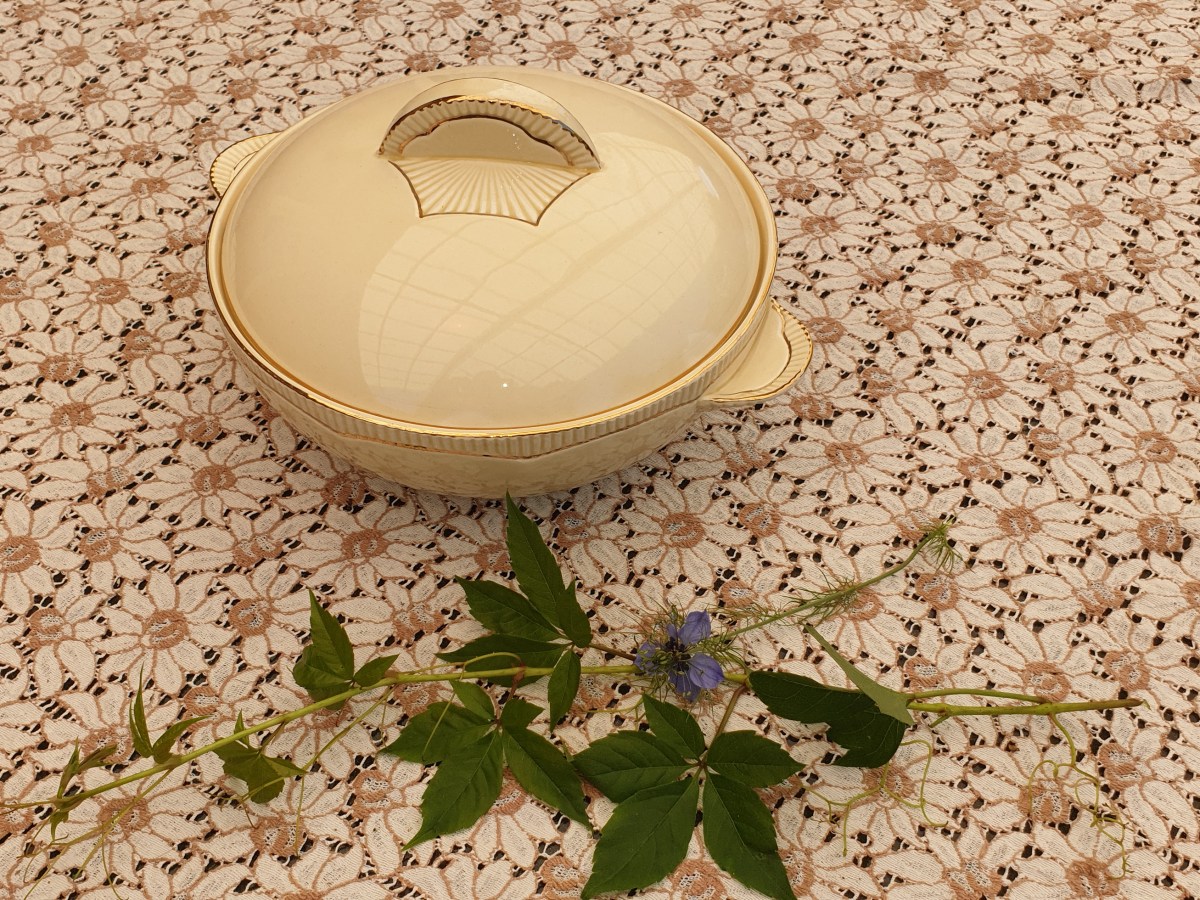 Clarice Cliff , Cream and Gold tureen with Half Crescent Handles 
