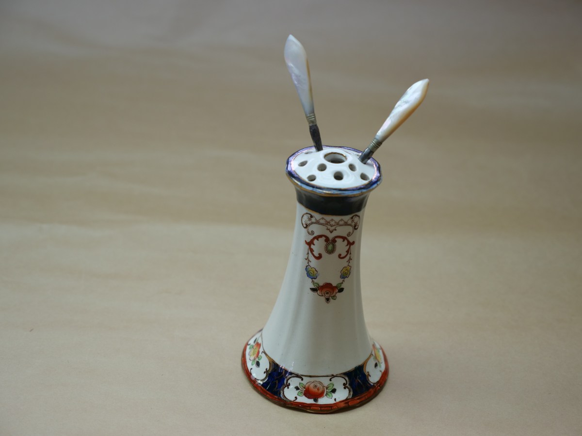 Edwardian hatpin vase