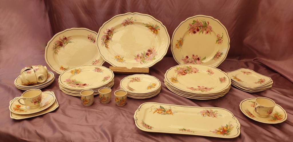 Orchid, Royal Doulton, 42 Piece Dinner and Cake&nbsp;Service