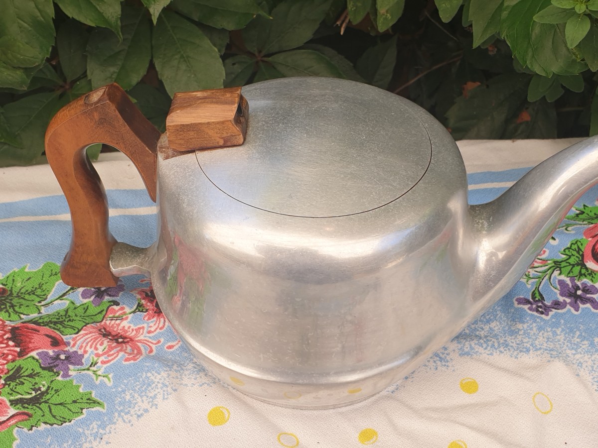 Picquot Ware, Mid-Century Vintage Tea&nbsp;Pot