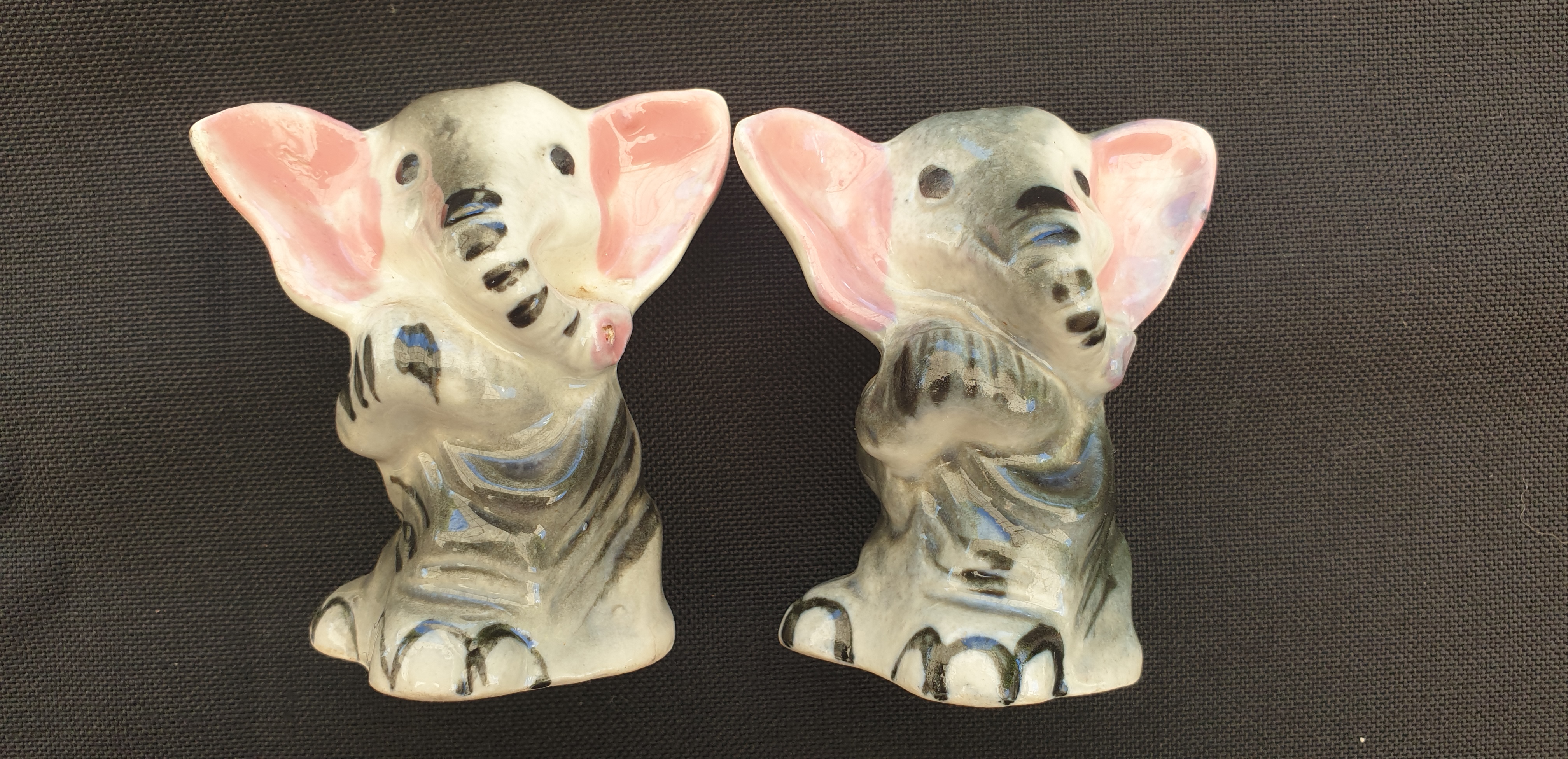 elephant-salt and pepper